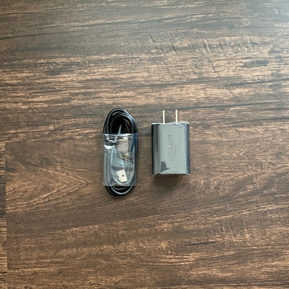 Amazon Fire HD 10 (9th generation) Tablet - 64 GB - 1080p - Black - Picture 3 of 10